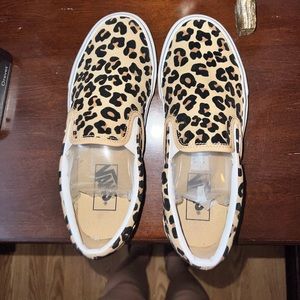 Vans women size 7. Never worn